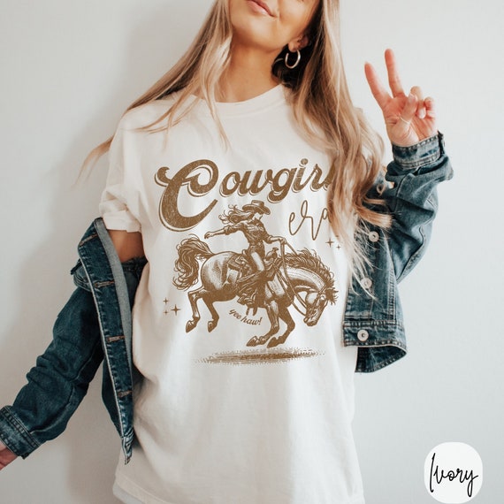 Vintage Cowgirl Era T-Shirt: Trendy Retro Western Tee - Comfort Colors