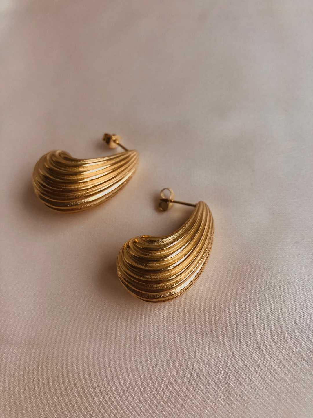 ■VINTAGE HOLLYWOOD■ Knotted Ring Earrings VH2479EA009M il_1080xN.5637112376_4kzv.jpg