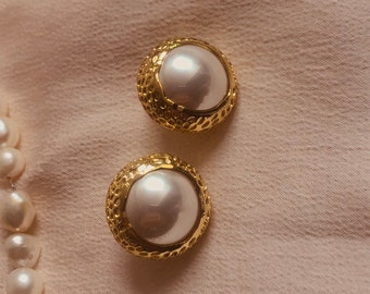Earrings Gold Vintage Pearl Simulated Large old money