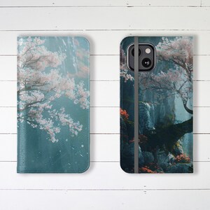 Estuche tipo billetera para teléfono con un hermoso árbol brumoso en una colina, ranuras para tarjetas de crédito y soporte, estuche tipo billetera de diseño exclusivo para iPhone y Samsung Galaxy.