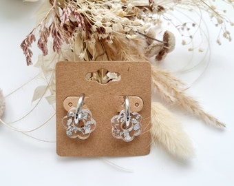 Paire de boucles d'oreilles acier inoxydable fleurs en résine et feuilles d'argent