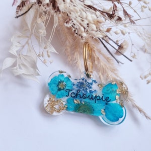 Knochenmedaille für Hundehalsband aus Harz und personalisierten Naturblumen Bild 10