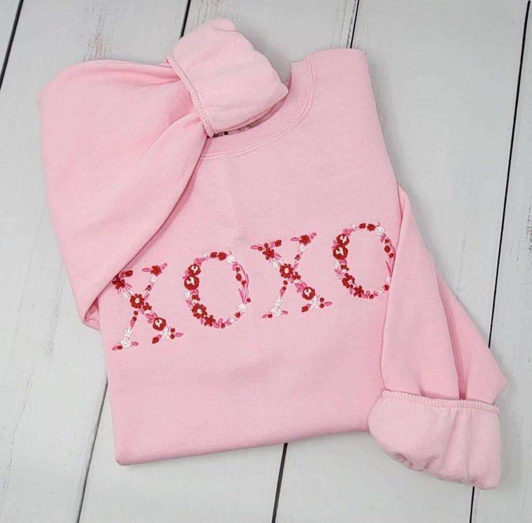 XOXO Crewneck Pullover