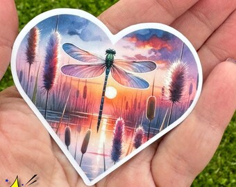 Pegatina de corazón de libélula n.° 1: escena de puesta de sol con libélula de halcón oriental en acuarela: diarios, botellas de agua, computadoras portátiles, agendas