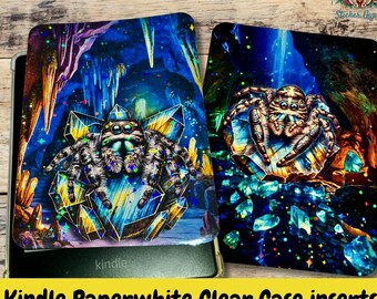Estuche transparente Jumping Spider para Kindle, paquete de 2, para Paperwhite. Brillante cueva de cristal holográfica con arañas sobre labradorita.