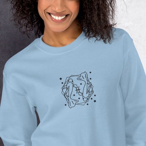 Embroidered sweatshirt with Pisces round neck. Embroidered Zodiac Signs sweatshirt. Astrology Sweatshirt with Fish and Stars