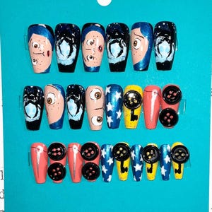 Coraline: Handbemalte Nägel (24 Teile)