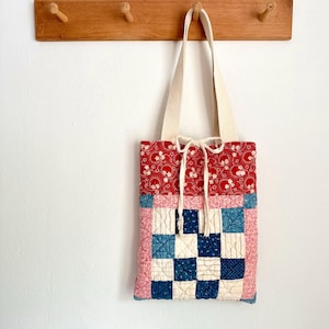 sac fourre-tout matelassé vintage, sac à bandoulière matelassé vintage, sac de marché matelassé, sac à main matelassé, sac patchwork, courtepointe patriotique