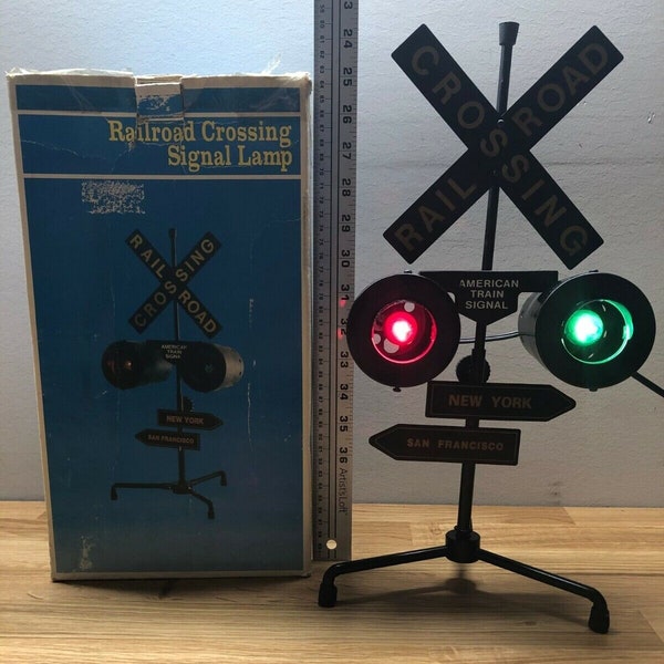 American TRAIN Rail Road CROSSING SIGNAL W/ Alternating Red Light Standard Gauge Tested