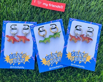 PAQUETES DE AMISTAD / 3 pares de mini aretes de dinosaurio / Uno para ti y otros para tus mejores amigos