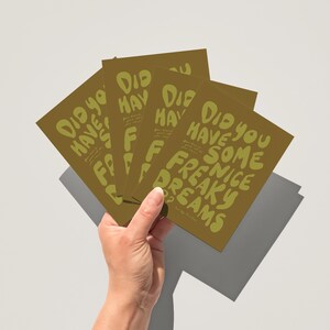 Freaky Dreams - 10 cartes plates avec enveloppes - Typographie manuscrite rouge avec une esthétique inspirée des années 70