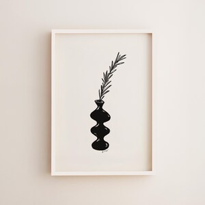 Rametto di rosmarino - Stampa artistica con cornice - Schizzo botanico in bianco e nero di rosmarino in un vaso ondulato. Magari un bel regalo per una nuova casa?