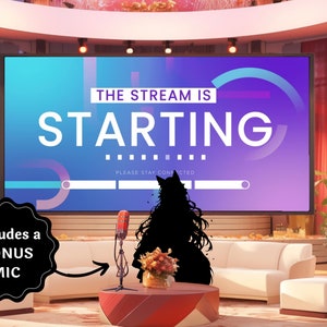 Puede incluir: Una pantalla que muestra "THE STREAM IS STARTING" con una barra de progreso, un micrófono y una silueta de una persona con el pelo largo delante. El texto "Includes a BONUS MIC" está en un círculo negro con una flecha blanca que apunta al micrófono.