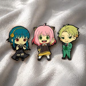 Loid & Yor ピンバッジ Yor Forger Pin - Etsy