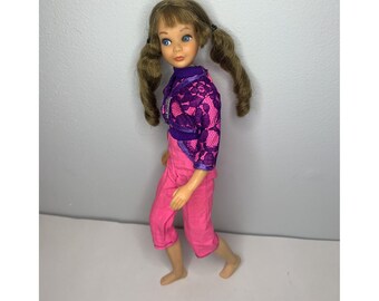 VTG 1969 Poupée Barbie Skipper Brune Twist 'N Turn Saucisse Boucle 1105 Taïwan