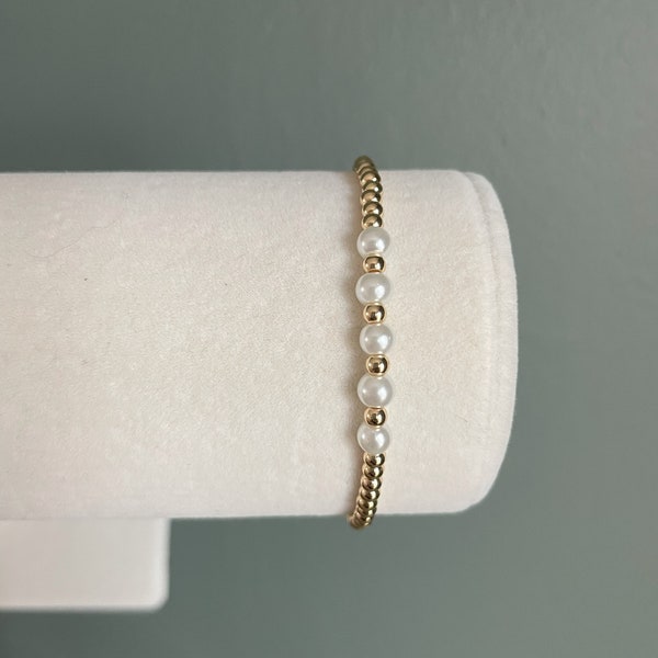 Sophie - 14k gold and pearl stacking bracelet