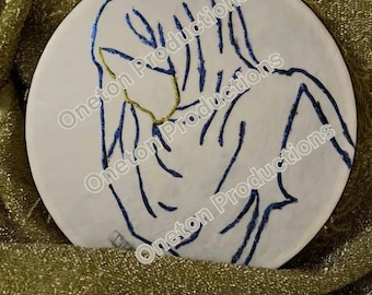 Frau mit ganzer Kopfbedeckung