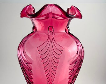 Vintage Fenton Cranberry Vase, Pink fluted vase with ruffled top, Fenton vase with feather plumes, Cranberry glass, Home decor gift