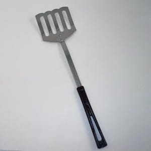 Vintage Stanhome Stainless spatula, Stanhome slotted spatula, Scalloped turner, Vintage kitchen decor, make in the USA, Stanhome kitchen