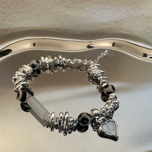 Y2K beaded Bracelet, Grunge 2000s Bracelet, Silver Beads, Gothic heart Charm Bracelet, Adjustable Bracelet, Alternative Indie Bracelet
