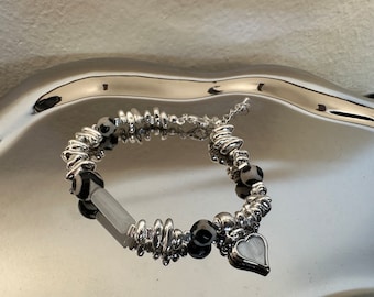 Pulsera con cuentas Y2K, pulsera Grunge de la década de 2000, cuentas de plata, pulsera de encanto de corazón gótico, pulsera ajustable, pulsera independiente alternativa