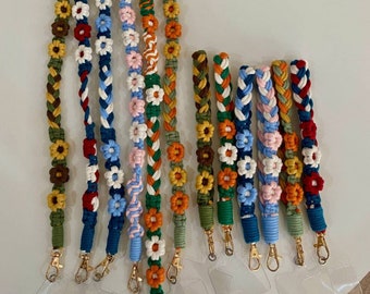 Handmade Macramé strap, Daisy flower crossbody strap, Macramé Boho flower keychain, Makramee phone chain, bridesmaid gift for her - T3064