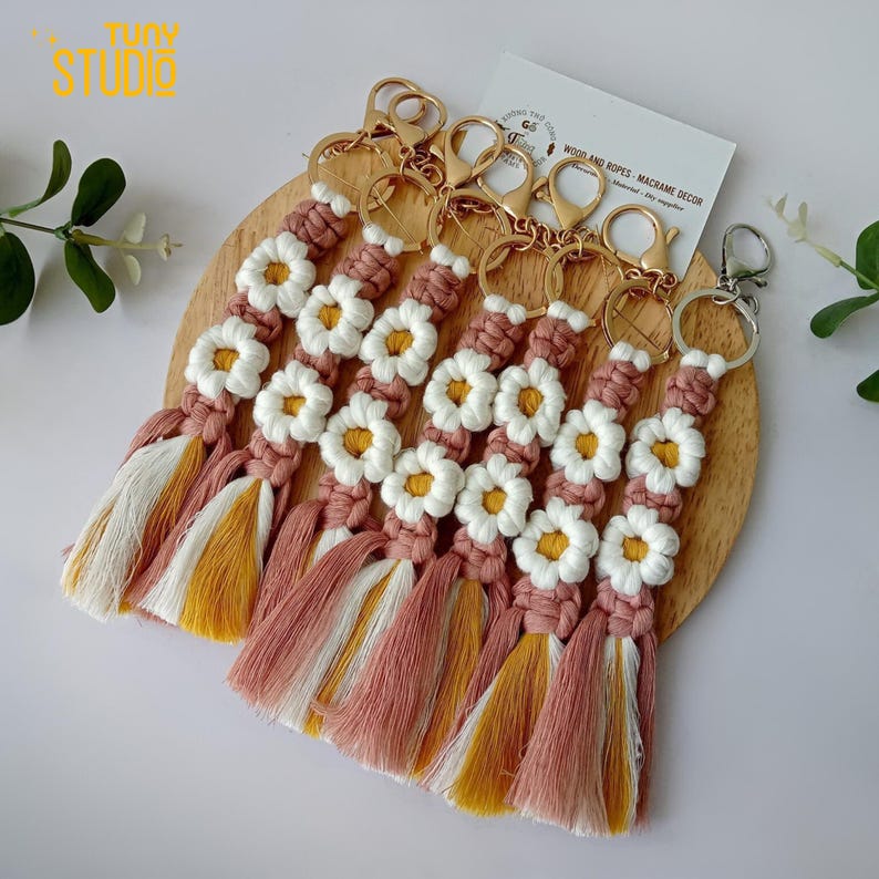Macrame Flower Keychain, Personalized Gifts, Mom Friends Teacher Gift ...