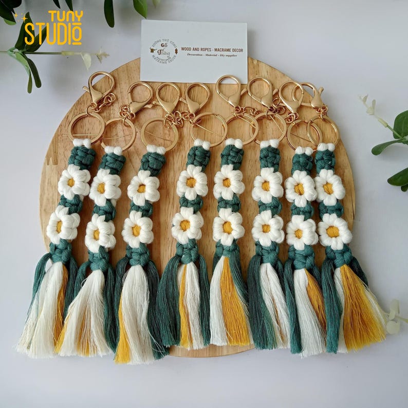 Macrame Flower Keychain, Personalized Gifts, Mom Friends Teacher Gift ...