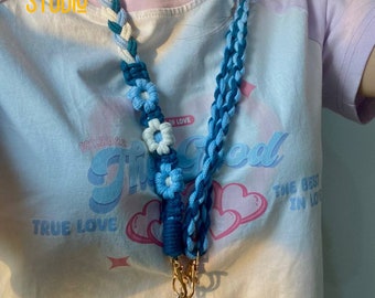 Daisy Macrame Lanyard, Macrame Badge Holder, Macrame Strap, Handmade Teacher Badge Holder Keys ID Clip, Boho Accessory, Gift for Her - T3064