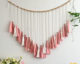 Expositor de fotos em macramê, suporte para fotos em macramê, decoração para casa, decoração de parede em macramê, expositor de fotos com barbante boho, expositor de fotos com borlas boho - T3274