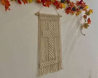 Kreuz Makramee Wandbehang, Boho Makramee Kreuz Wanddekor, religiöses Wohndekor, christliche Geschenke, Boho Makramee Wandbehang - T3081