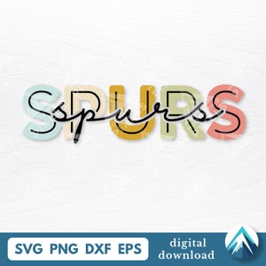 Puede incluir: Un diseño digital colorido con la palabra "SPURS" en una fuente lúdica. Las letras son de colores pastel: azul claro, amarillo, verde y coral. El diseño incluye los tipos de archivo: SVG, PNG, DXF y EPS.