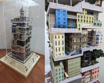 Modello personalizzato artigianale di un grattacielo concettuale super dettagliato. Scala N (1:160). Un'intera città in un unico edificio!