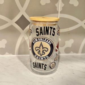 Verre des saints, tasse en verre de football de la Nouvelle-Orléans, tasse en verre à café glacé avec couvercle en bambou et paille, tasse des saints, cadeau de fête des pères