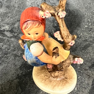 Hummel Figuring Apple Tree Girl