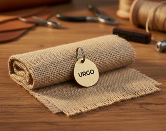 Médaille chien et chat personnalisée ovale – Laiton brossé – Gravure profonde – Made in France