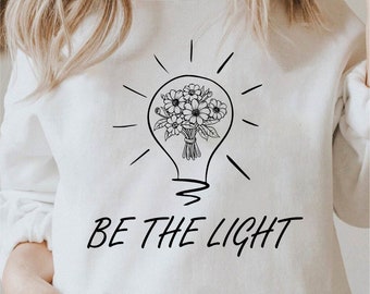 Be The Light Svg, Floral Lightbulb Svg, Matthew 5:14 Svg, Christian Svg, Bijbelvers Svg, zwart-wit prints, licentie voor commercieel gebruik