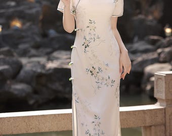 Elegant White Qipao Dress: Traditional Chinese Cheongsam