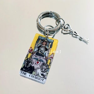 The Chariot - Tarotkaart sleutelhanger acryl, Rider Waite klassiek ontwerp Major Arcana, decor tarotaccessoire, coole sleutel bedelring heksencadeau