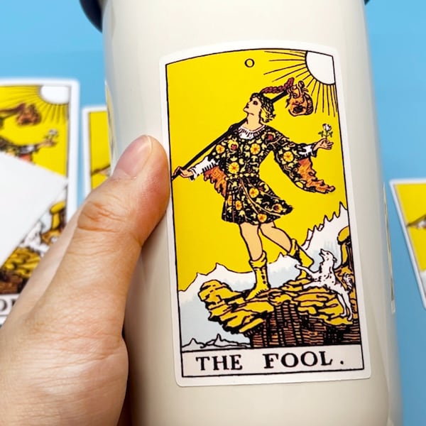 Tarot sticker "the Fool" Large - Rider-Waite Major Arcana reading card, big matte water resistant laptop bottle suitcase tarot gift stickers