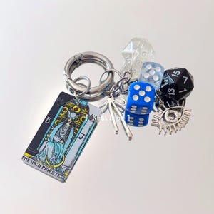 Die Hohepriesterin Tarot Karte Glückswürfel Schlüsselanhänger Acryl, Reiter Taile Tarot Taschenanhänger Himmlische Würfel Dekor Schlüssel Handgemachte Einzigartige Witchy Geschenke