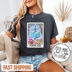 Camiseta "Carta del Tarot de Colores Cómodos" para "Fuck ICE", "Anti ICE", "Chinga La Migra", "Proinmigrante", "Resistencia", "Anti Trump"