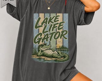Maglietta Lake Life Gator Comfort Colors®, maglietta divertente con alligatore, maglietta vintage con grafica del lago, maglietta per le vacanze estive, maglietta casual da spiaggia