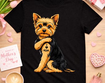 Maglietta con tatuaggio di Yorkshire Terrier "I Love Mom", regalo divertente per la festa della mamma, maglietta per amanti degli Yorkshire Terrier, maglietta con tatuaggio di cucciolo carino, per proprietari di animali domestici.
