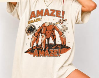 Maglietta Comfort Colors® Amaze Amaze Amaze, divertente maglietta con granchio spaziale, maglietta grafica retrò di fantascienza, simpatica maglietta con granchio alieno, regalo per gli amanti della fantascienza