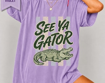 Maglietta See Ya Gator Comfort Colors®, maglietta divertente con alligatore, maglietta grafica vintage del sud, maglietta a tema vita sul lago, maglietta estiva casual