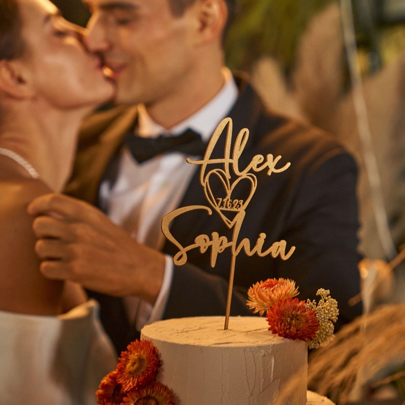 Décoration de gâteau pour mariage, décoration de gâteau de mariage avec un coeur et une date, décoration de gâteau personnalisée en forme de coeur, décoration de gâteau d'anniversaire image 2