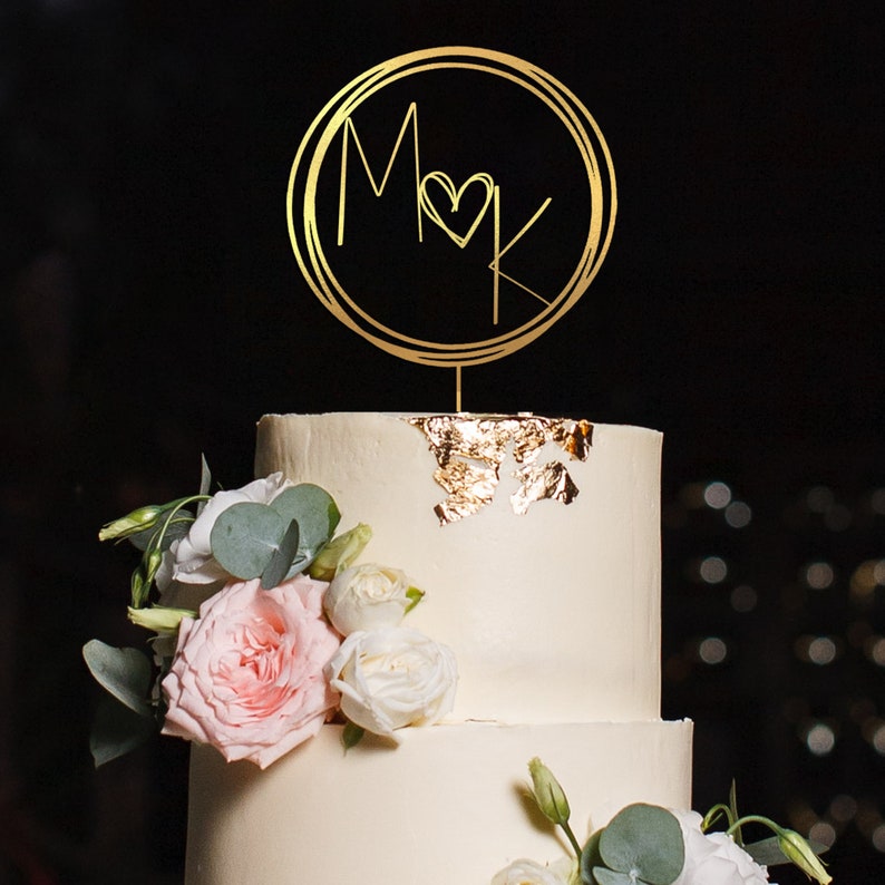 Topper per torta con nomi personalizzati, Mr e Mrs Cake Toppers per matrimonio, topper per torta nuziale, topper per torta personalizzato a forma di cuore immagine 4