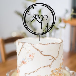 Topper per torta con nomi personalizzati, Mr e Mrs Cake Toppers per matrimonio, topper per torta nuziale, topper per torta personalizzato a forma di cuore immagine 6