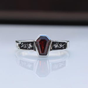 Garnet Flower Coffin Ring: 925 Silver Gothic Rebirth Ring